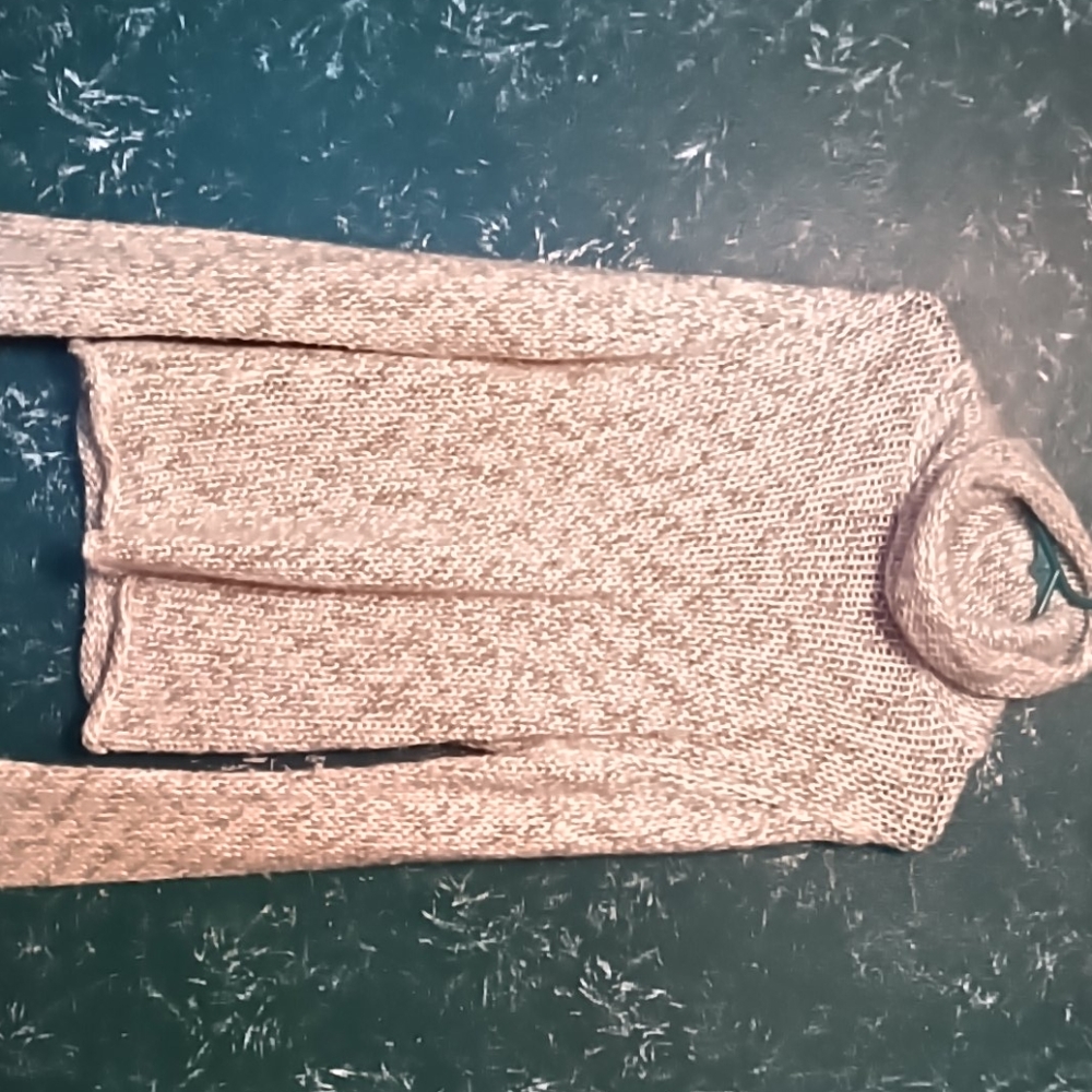 ⭐Cream and brown knit sweater